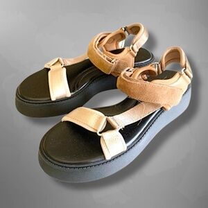 Zara flat strappy sandals 7.5 new